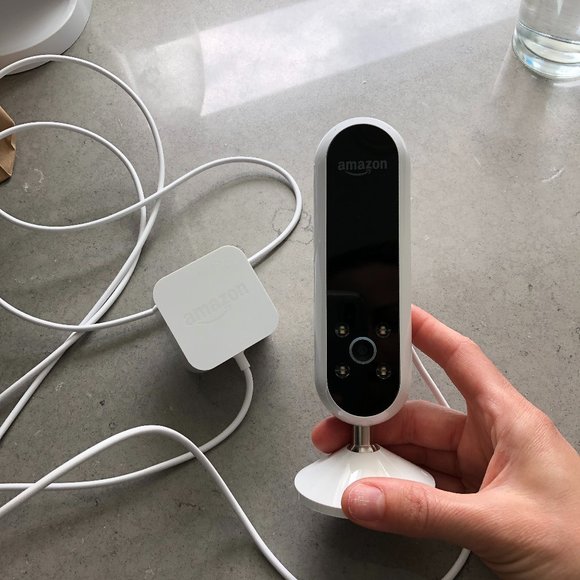 EUC: Amazon Echo Look Styling Assistant - Picture 11 of 11